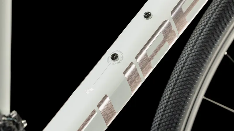 Cube Nuroad Women's Gravel Bike in Grey/Rose -2